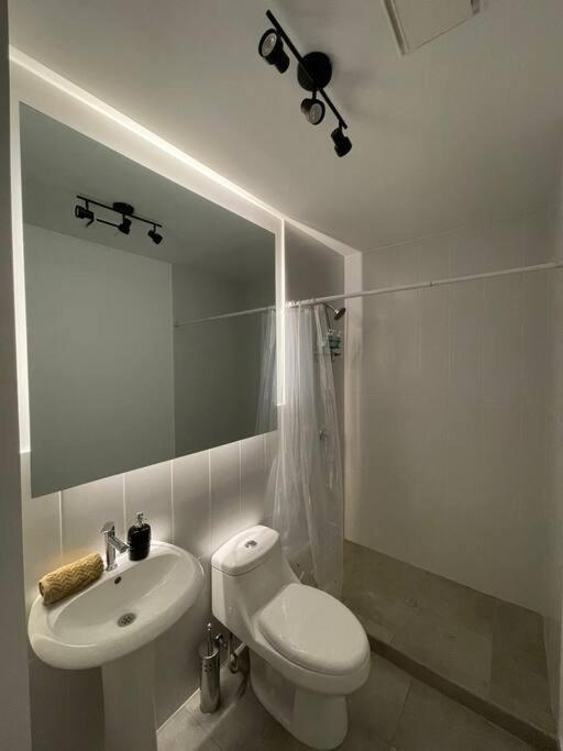 Lovely 1 Bedroom Unit With Free Parking Modra Zone 4 Guatemala City Exterior photo